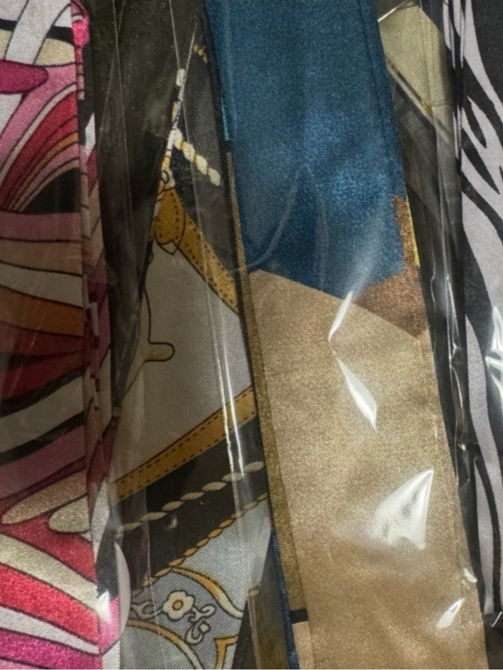 Random Styles of Bag Scarfs - Picture 2 of 3